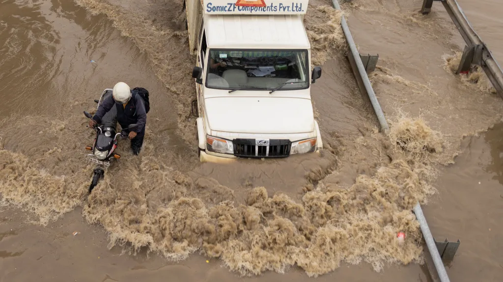 Záplavy na předměstí Nového Dillí