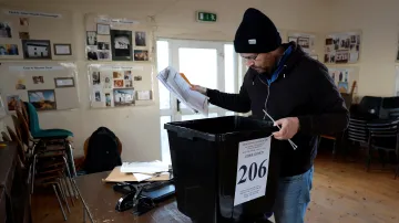 Volební místnost na irském ostrově Inishbofin