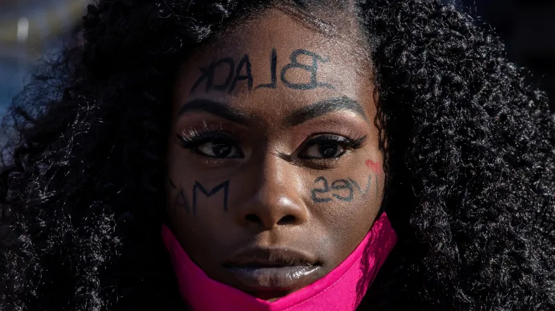 Protesty proti policii v důsledku smrti Afroameričana George Floyda se rozšířily po celých Spojených státech amerických