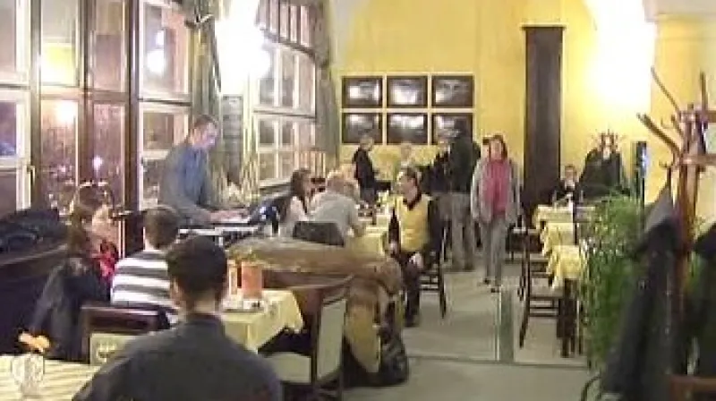 Výletní zámeček Větruše v Ústí nad Labem nabízí jedinečnou výstavu fotografií starých vraků.