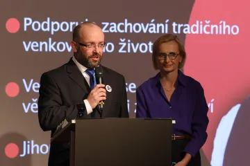 Reportéři ČT zkoumali pozadí uskupení Stačilo!