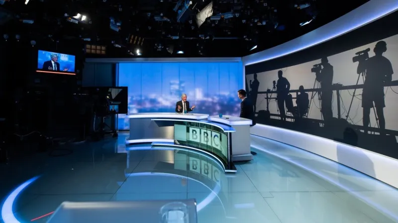 Generální ředitel BBC Tony Hall v rozhovoru pro ČT24