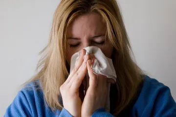 Proč býváme nemocní před dovolenou? Není to náhoda, říká expert