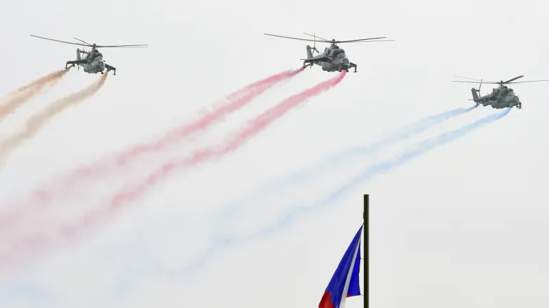 Přelet vrtulníků nad Vítkovem