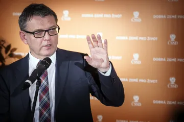 Zaorálek se v politice pohybuje od 80. let. Se Zemanem měl spory