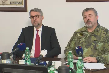 Smlouvy na radary, vrtulníky i BVP podepíšeme letos, slíbil Metnar. Chce investovat 61 miliard