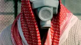 Předvečer operace Pouštní bouře. Saúdskoarabský civilista s maskou pro případ, že by Irák útočil chemickými zbraněmi