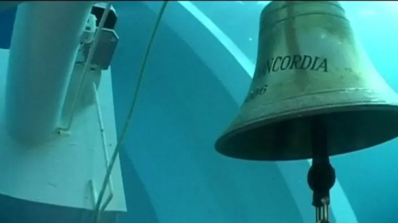 Costa Concordia se vrátí zpátky na hladinu