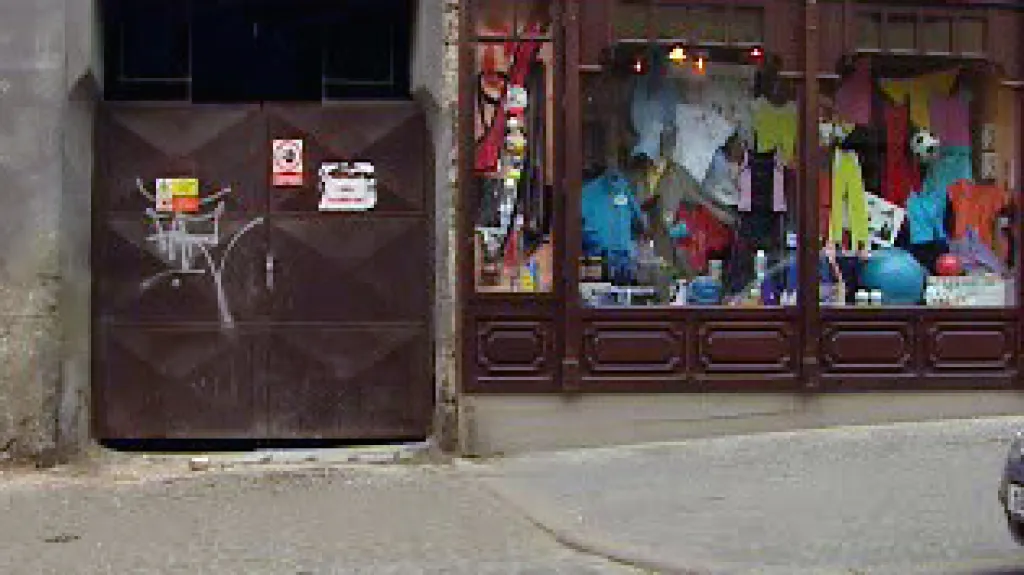 Uzavřený vchod do vnitrobloku