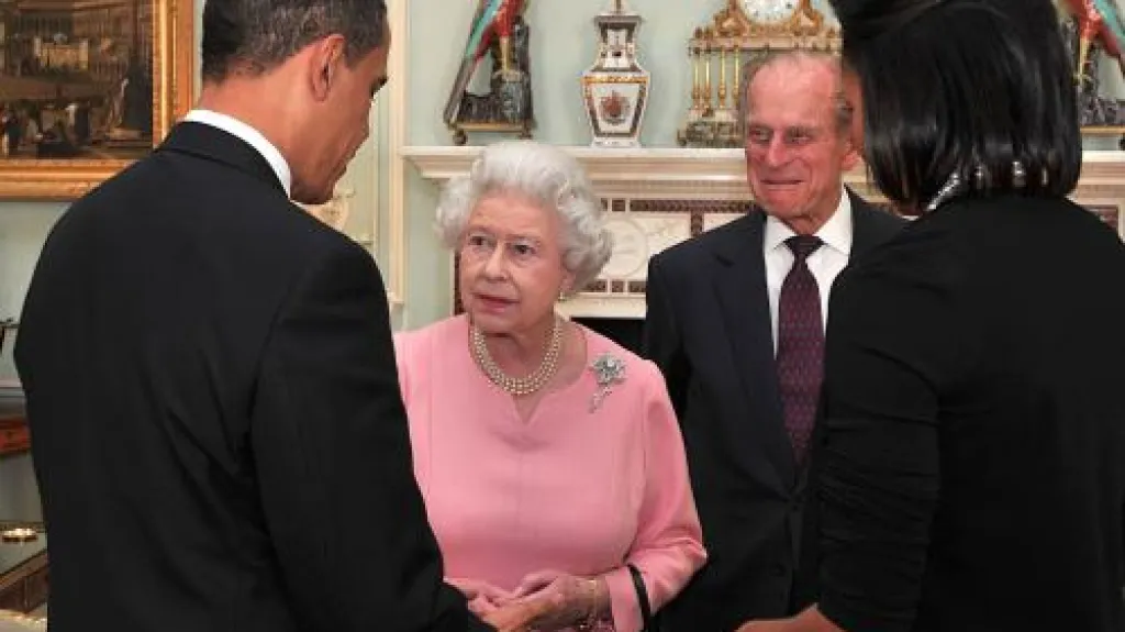 Barack Obama a Michelle Obamová na audienci u britské královny Alžběty II.