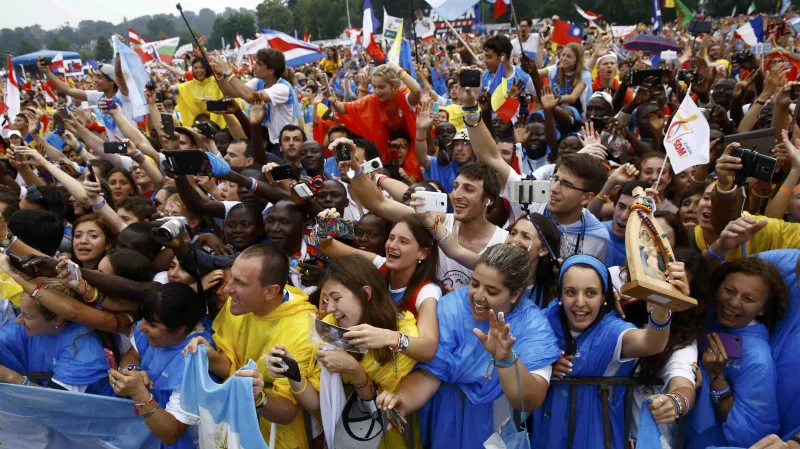 Zpravodaj ČT: Papežovo poselství má lidi spojovat