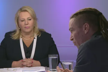 Stavební spoření podle Bartoše neslouží původnímu účelu. Dostálová vidí smysl v motivaci k úsporám