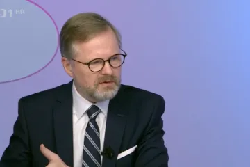 Zmrazování majetků oligarchů probíhá razantně, řekl Fiala. Jedná i o dodávkách těžké techniky na Ukrajinu