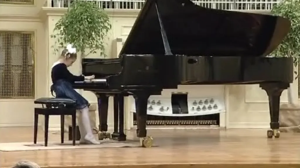 Nejmladší klavíristka Valeriya Solodar z klavírní soutěže Amadeus