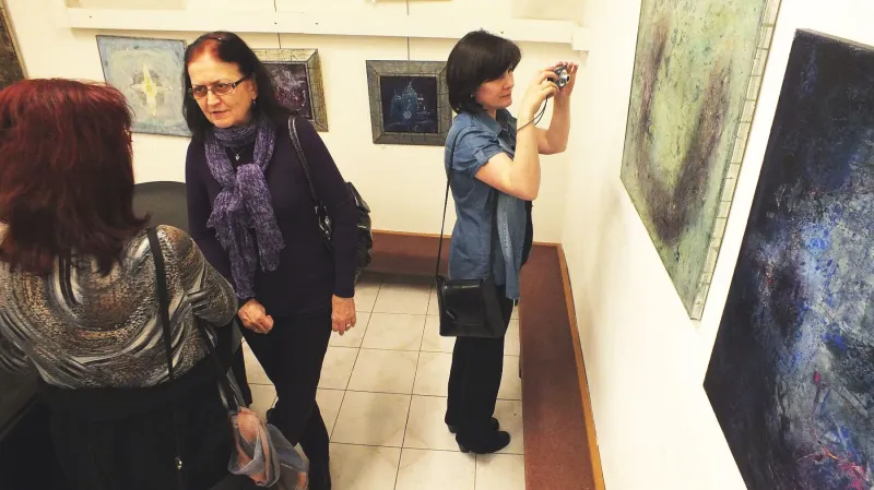 Z vernisáže výstavy Boženy Rossí v Boskovicích