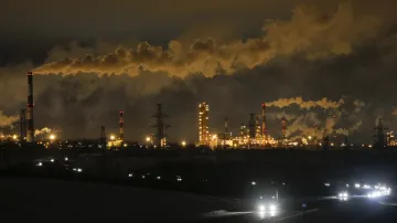 Ilustrační snímek – ropná rafinerie Slavněfť-JANOS v ruské Jaroslavli (snímek z roku 2017)