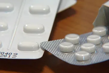 EU proti padělkům léků: každá krabička dostane kód