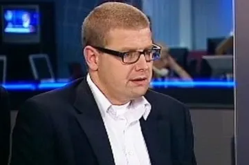 Bílek zpívá hymnu