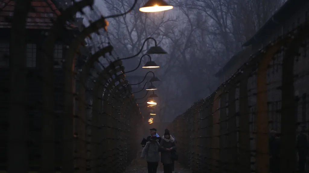 Připomínka osvobození nacistického koncentračního tábora Auschwitz