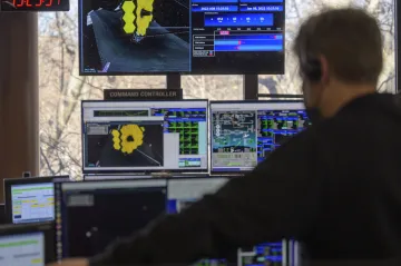 Vědci z NASA rozvinuli Webbův teleskop. Nejlepší snímky se od něj čekají za půl roku