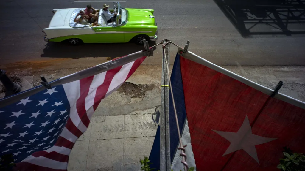 Vlajky USA a Kuby