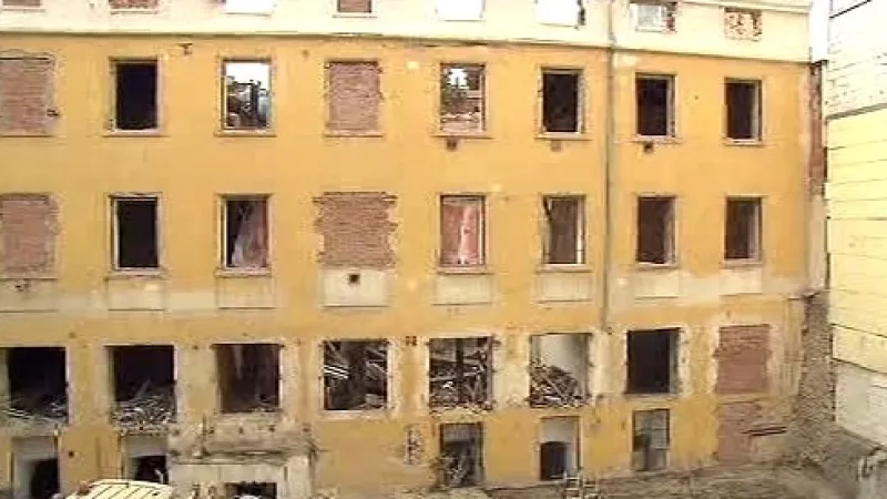 Vnitroblok zříceného domu