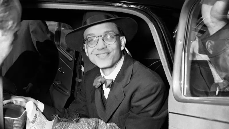 William Oatis po propuštění z vězení bezprostředně po tom, co překročil hranici do Západního Berlína