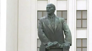 Leninova socha v Minsku