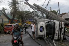 Tajfun Kammuri zpustošil filipínské město Legazpi, zabil nejméně dva lidi