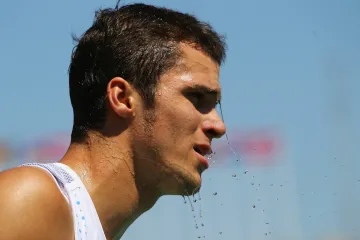 Jakub Holuša zaběhl v Irsku český halový rekord na 1500 metrů