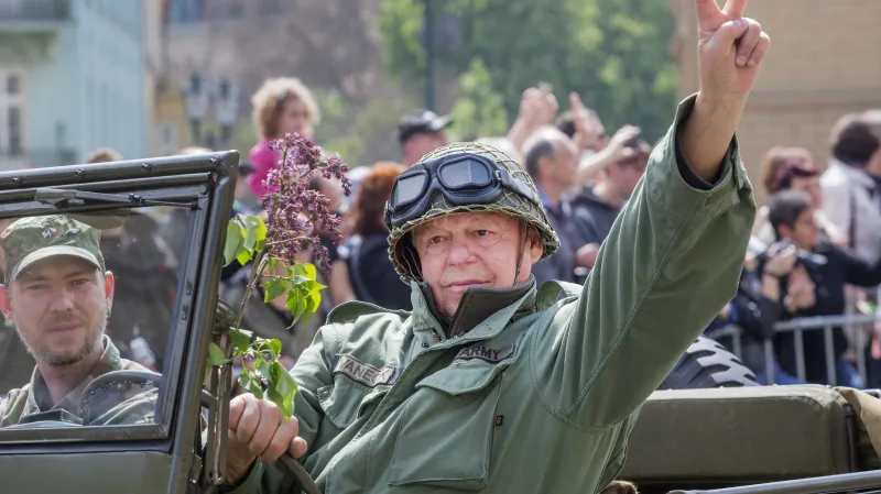 Plzeň slavila svobodu a městem se valila přehlídka Convoy of Liberty
