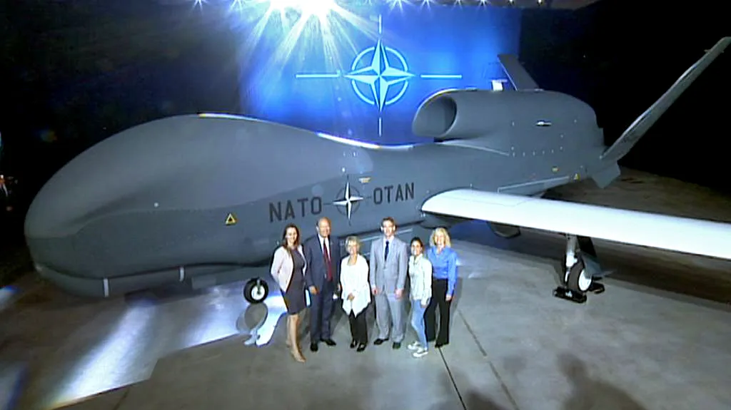 Představení dronu Global Hawk pro Severoatlantickou alianci