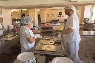 Část uprchlíků se vrací domů nebo odchází do jiných evropských zemí. Úřady o tom často nevědí