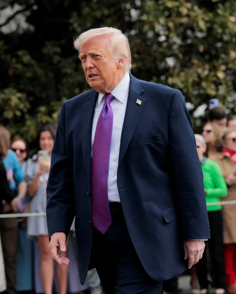 Země dovážející ropu Hormuzem mají zajistit jeho otevření, míní Trump