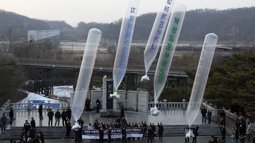 Balony s letáky vypouštěné od hranic s KLDR