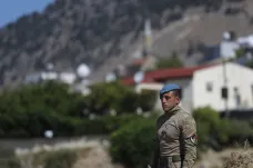 Turecko přesunulo v tajnosti na sever Kypru desítky tanků. Ankara pátrá u ostrova po zemním plynu