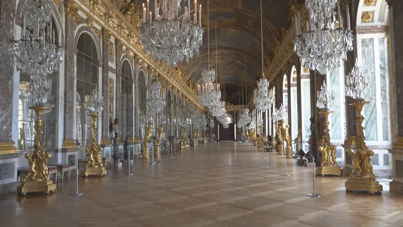 Zrcadlový sál zámku ve Versailles