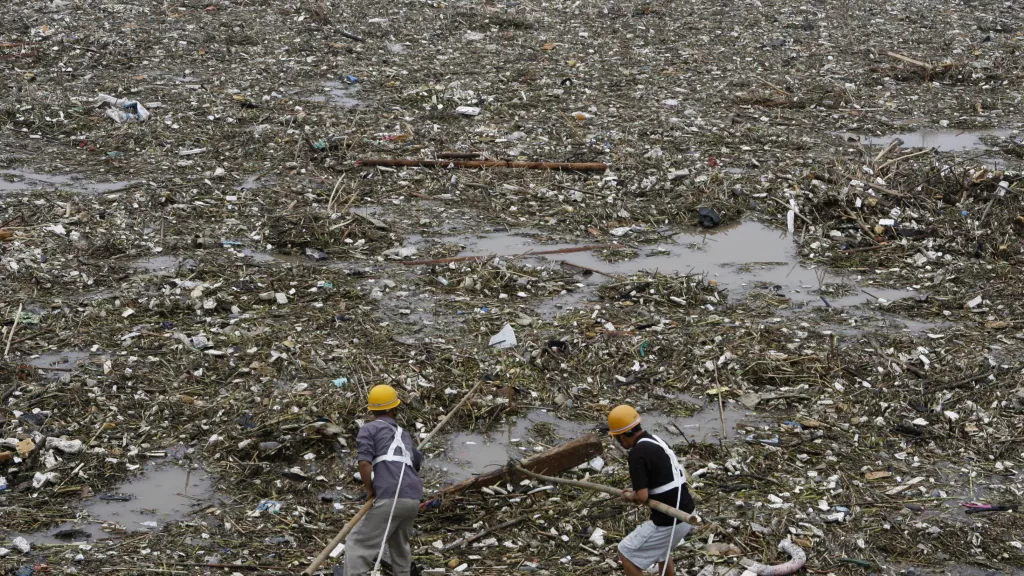 Ještě roku 2007 Jang-c’-ťiang místy připomínala skládku