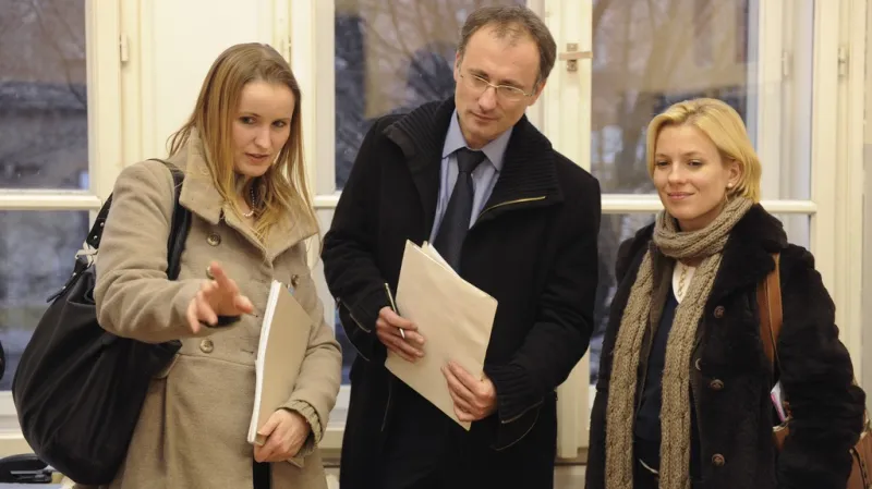 Pozorovatelé OBSE, zleva: vedoucí mise Monika Dadová (Česko), Goran Petrov (Makedonie) a politická analytička Daria Papr