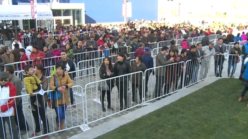 Číňané čekají na otevření pobočky IKEA