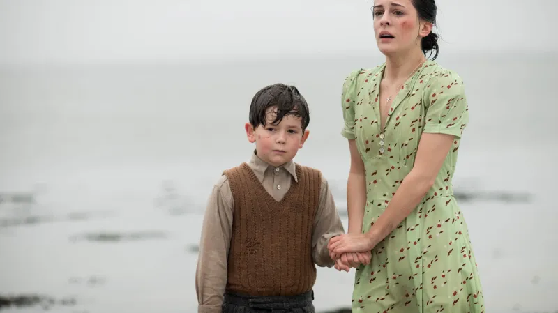 Žena v černém 2: Anděl smrti / Oaklee Pendergast, Phoebe Foxová