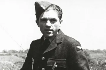 Emil Boček oslavil 95 let u Spitfiru. Poprvé bez kamaráda Klemeše