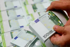 Euro zažilo prudký propad a nejhorší den od referenda o brexitu