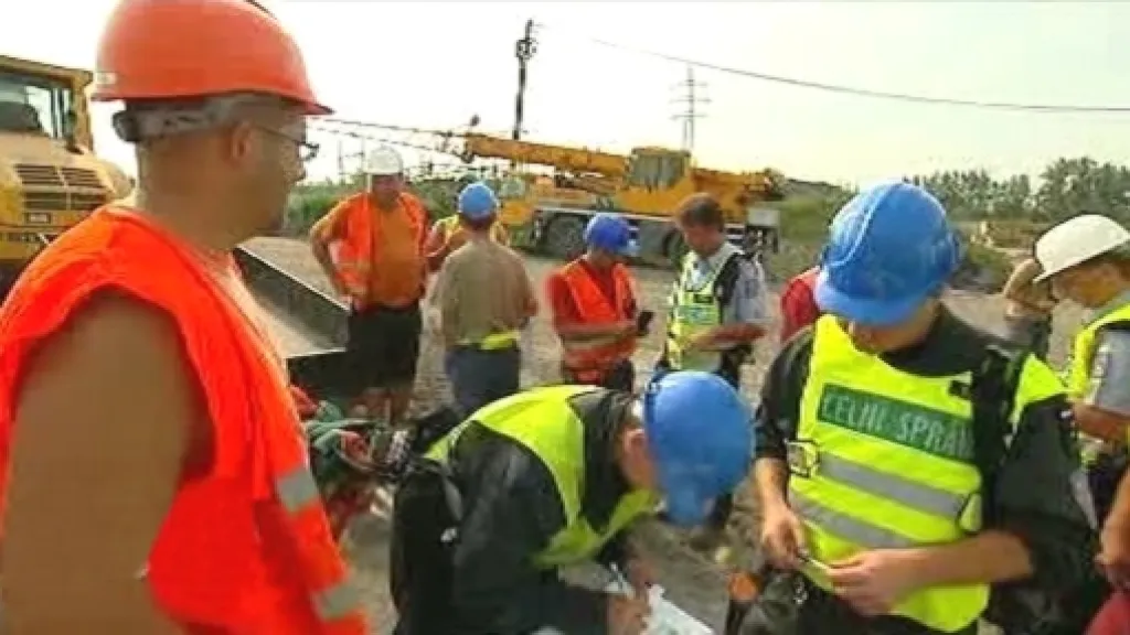 Kontrola dělníků na staveništi Karolina