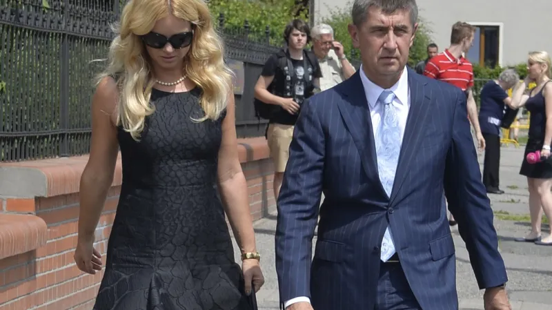 Andrej Babiš s partnerkou Monikou odevzdali svůj hlas ve volbách do EP