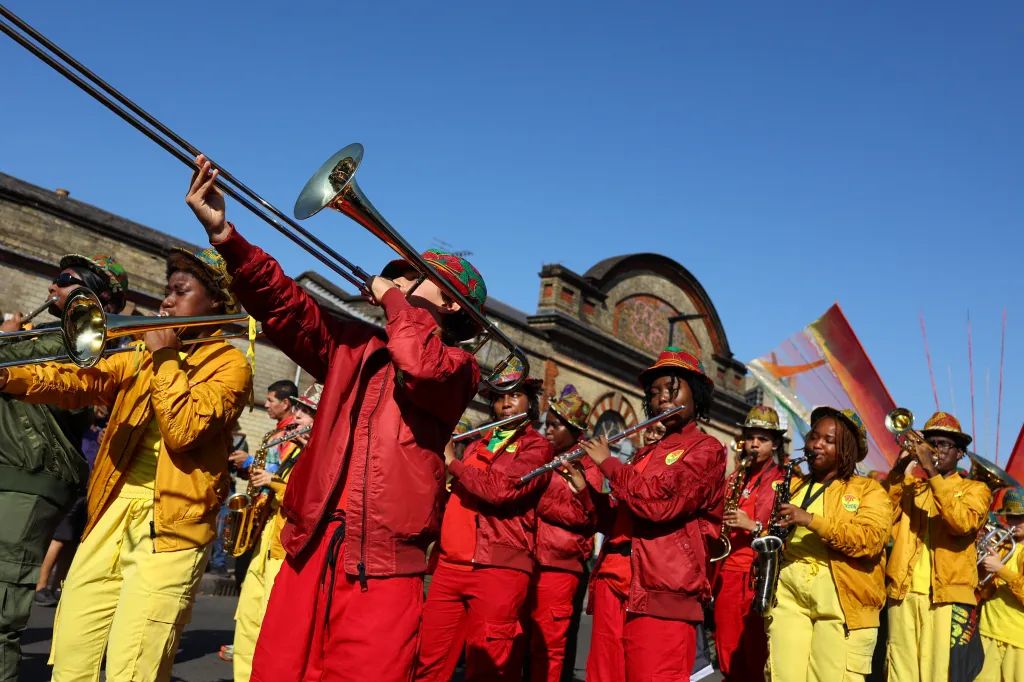 Karneval v londýnské čtvrti Notting Hill