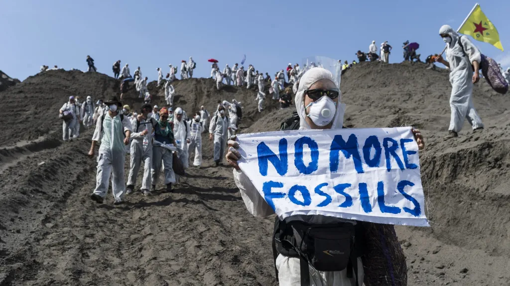 Ekologičtí aktivisté v Německu protestují proti výrobě energie v hnědouhelných elektrárnách