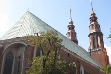 Polští archeologové odkryli hrob dvou žen pod katedrálou. Zvažují, co to znamená