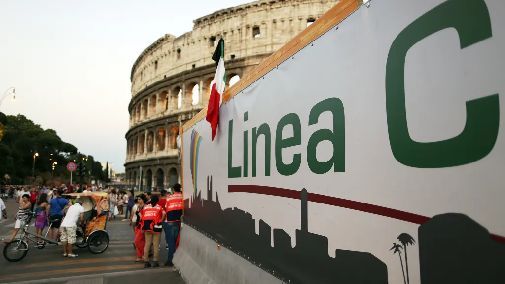 Stavební práce kvůli lince C římského metra probíhají přímo u Kolosea