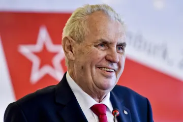 Komunisty na sjezdu pozdravil Zeman. Zvolili si předsedu, z vedení vypadli Skála a Dolejš